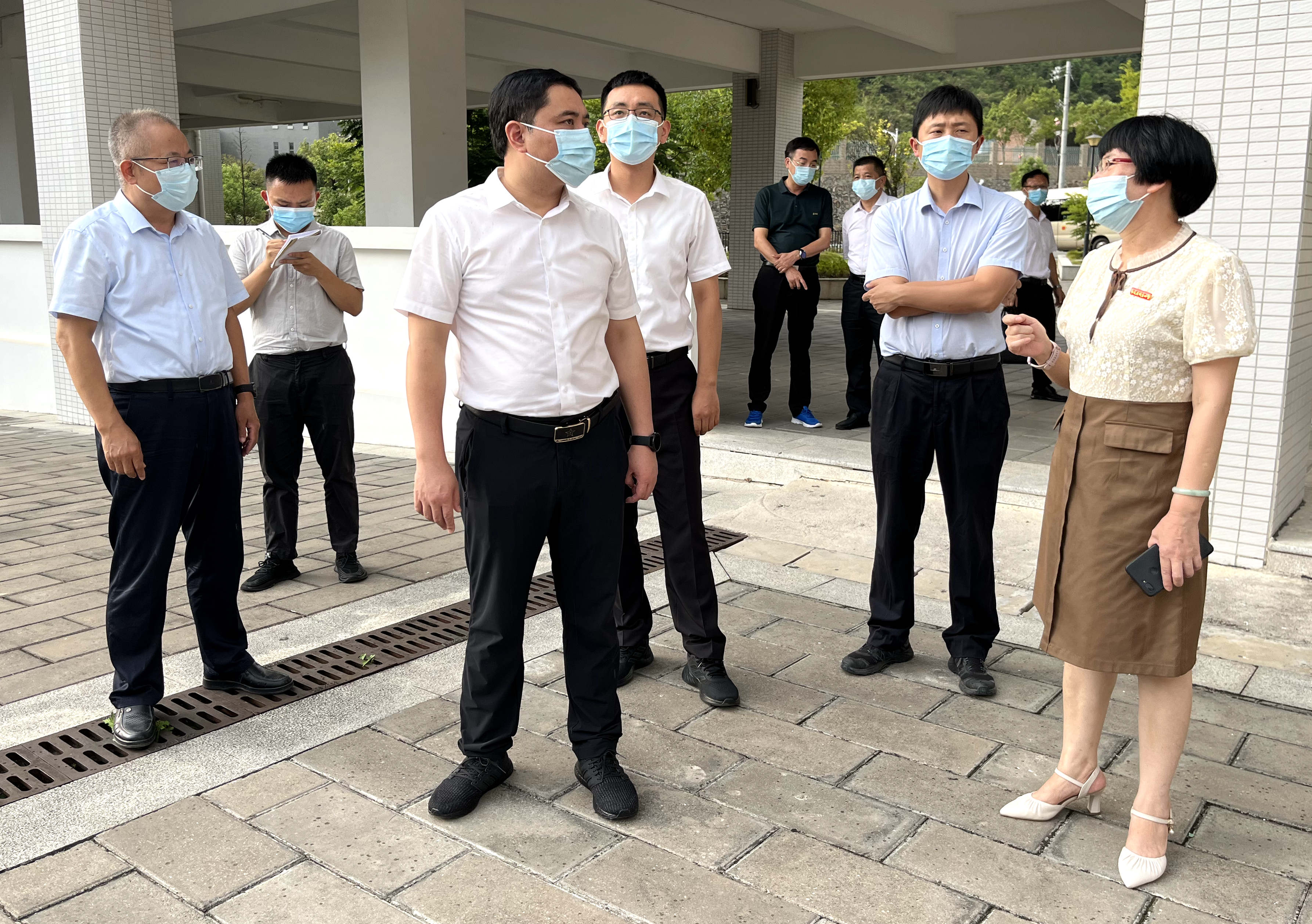 城东幼儿园,城东小学和永定三中,详细了解学校落实常态化疫情防控工作